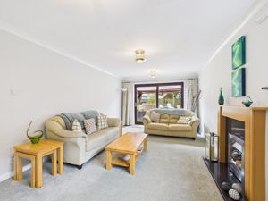 Living room- click for photo gallery